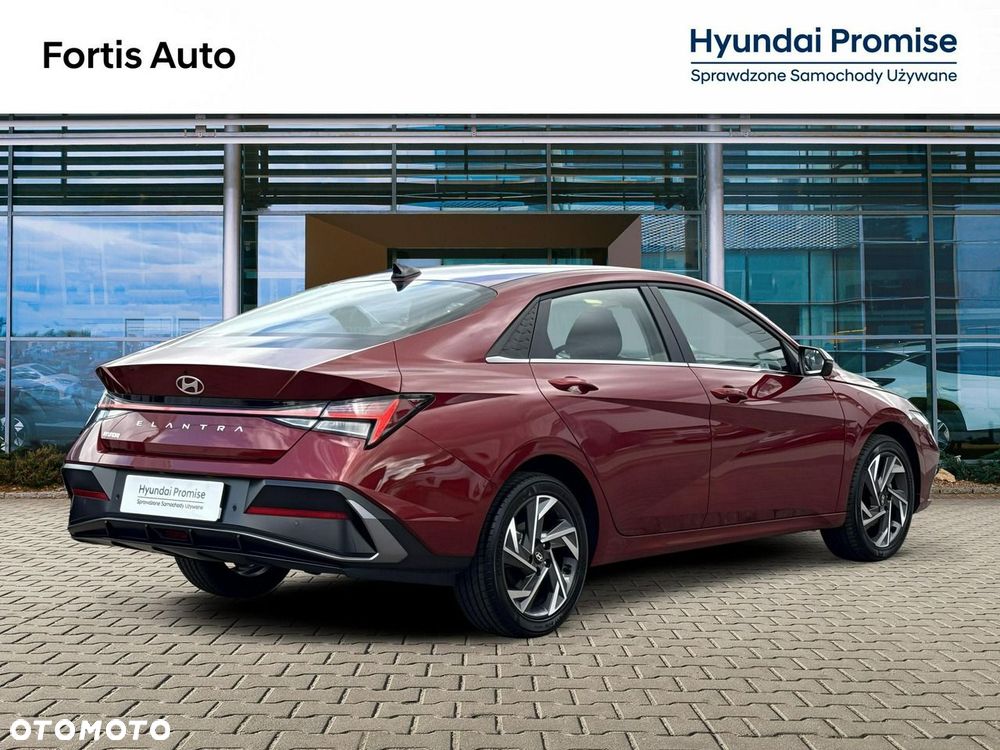 Hyundai Elantra 1.6 Executive CVT - 5