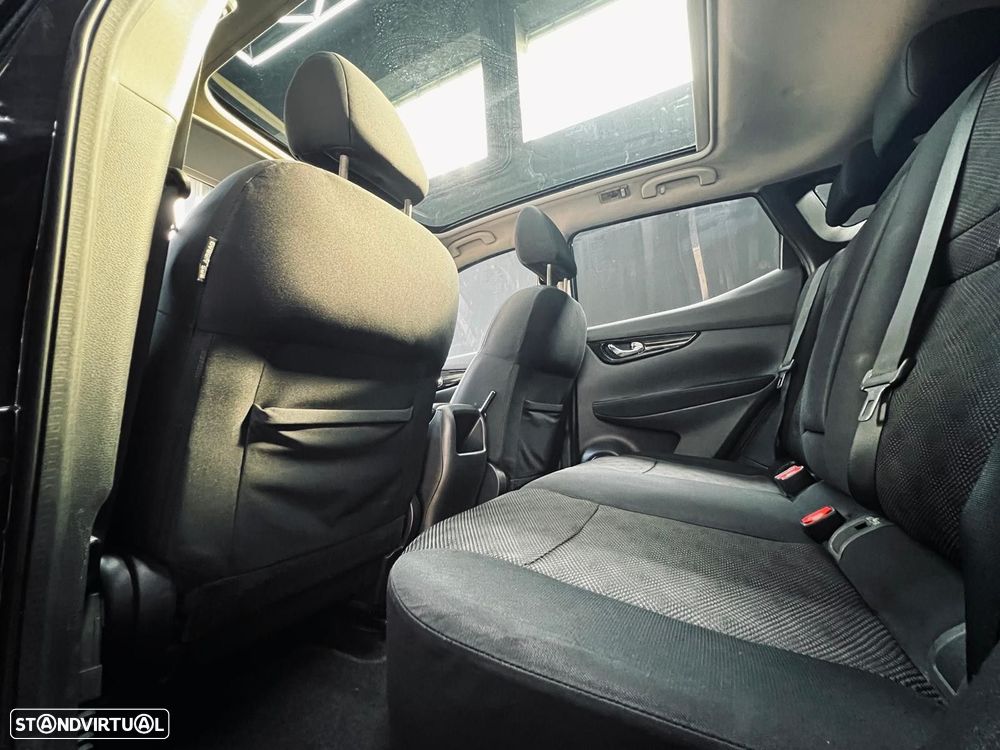 Nissan Qashqai 1.5 dCi N-Connecta 18 - 39