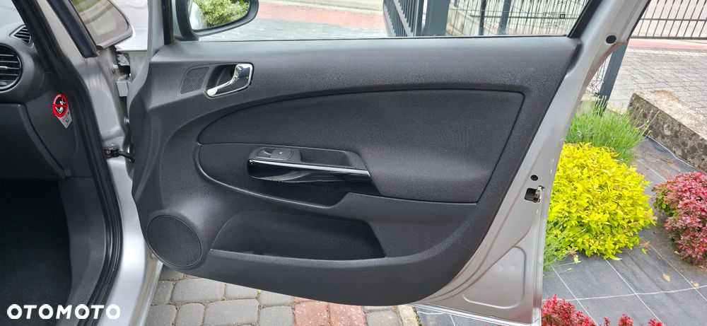 Opel Corsa 1.2 16V Navi - 10