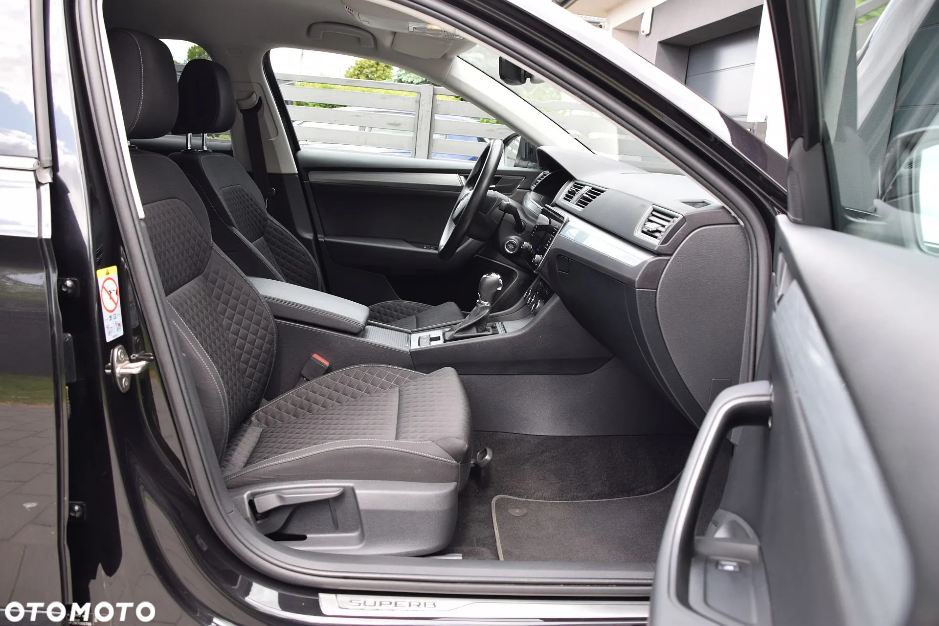 Skoda Superb 2.0 TDI SCR Ambition DSG - 23