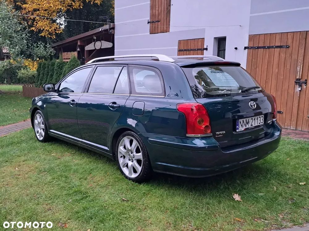 Toyota Avensis 2.0 VVT-i Combi Executive - 2