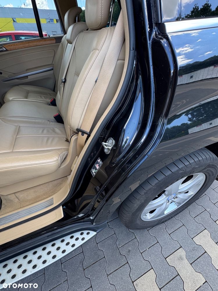 Mercedes-Benz GL 500 4Matic 7G-TRONIC - 13