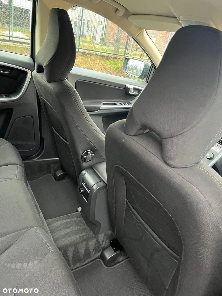 Volvo XC 60 2.4D AWD - 17