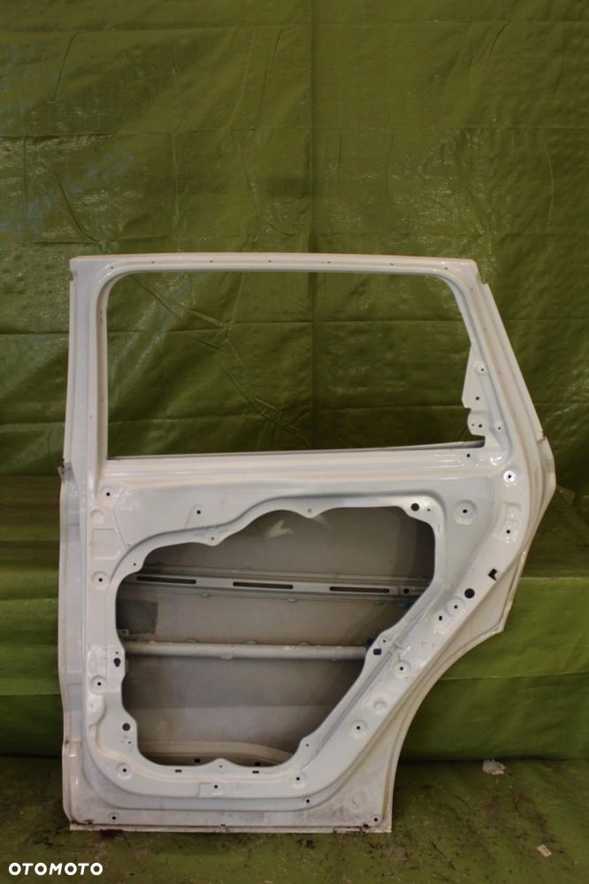 Drzwi Hyundai Santa Fe po 2019-2024. tył prawy - 2