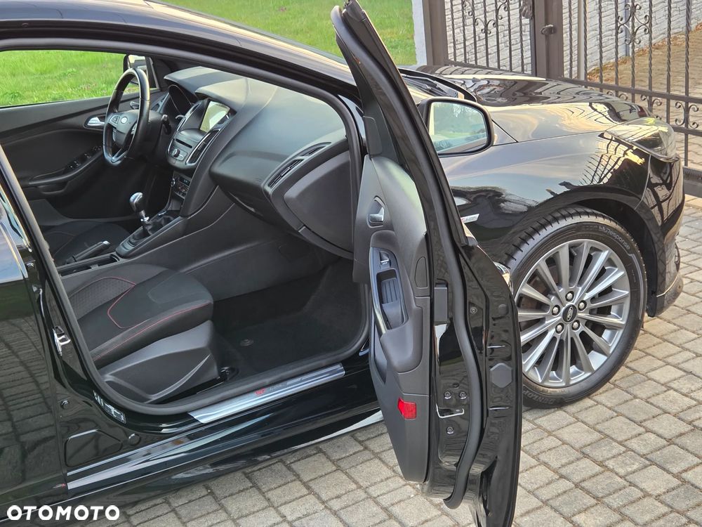 Ford Focus 1.0 EcoBoost Start-Stopp-System ST-LINE DESIGN - 10