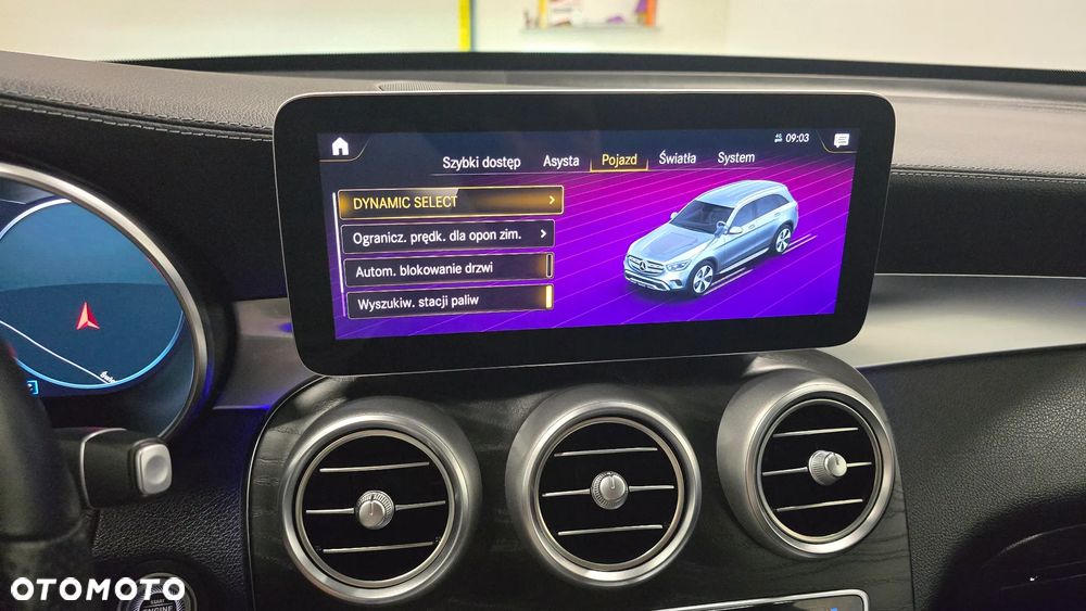 Mercedes-Benz GLC 300 d 4Matic 9G-TRONIC AMG Line Plus - 32