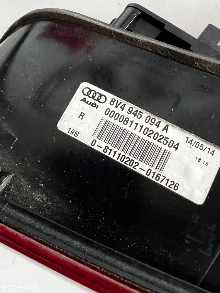 LAMPA PRAWA TYLNA W KLAPE I BŁOTNIK LED 8V4 AUDI A3 8V  LIFT 8V4945094A 8V4945096A - 4