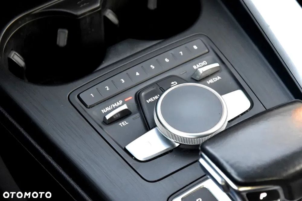 Audi A4 Avant 2.0 TDI S tronic - 25