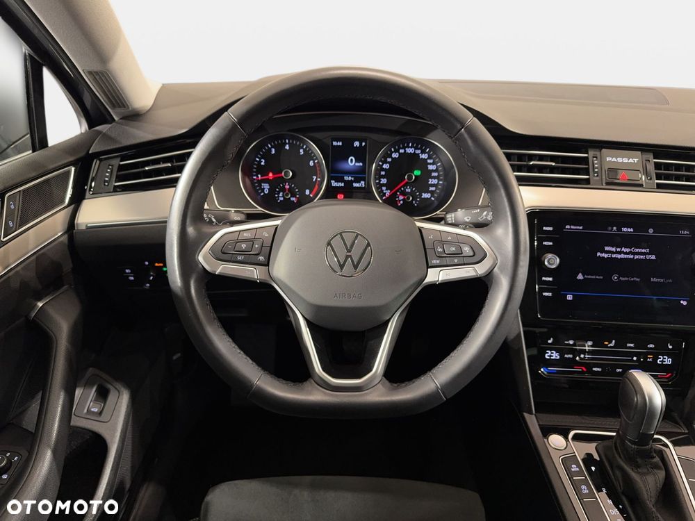 Volkswagen Passat - 17