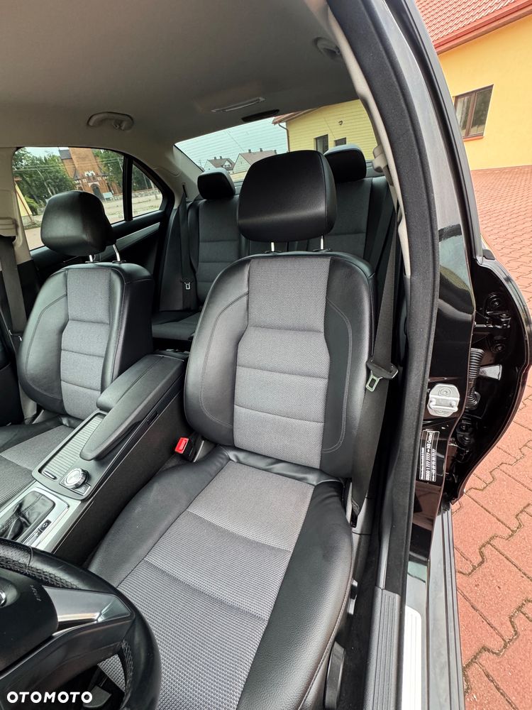 Mercedes-Benz Klasa C 180 BlueEFFICIENCY 7G-TRONIC Avantgarde - 35