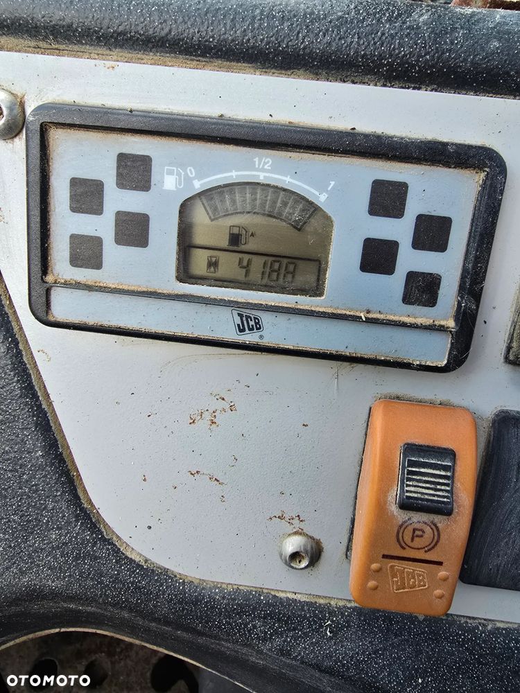JCB - 4