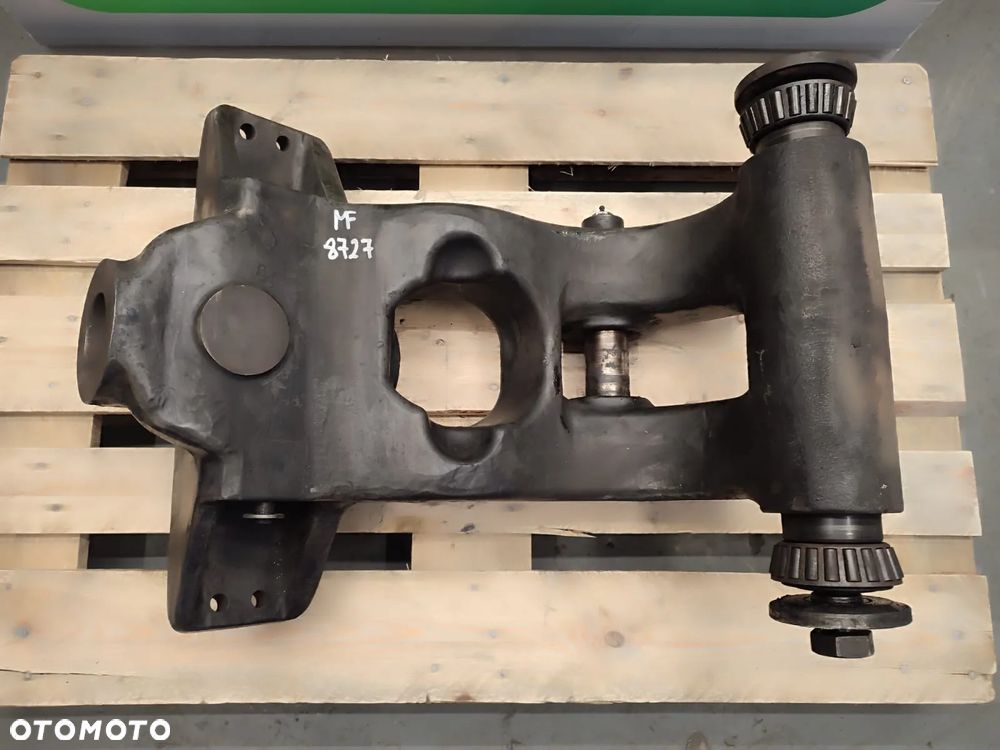 Wahacz osi napędowej 7700103261 MASSEY FERGUSON 8727 - 2