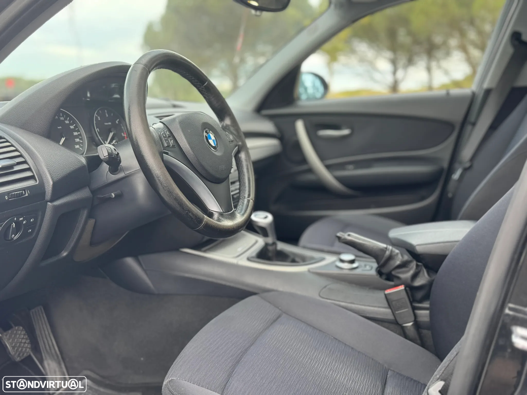 BMW 118 d Pack M - 7