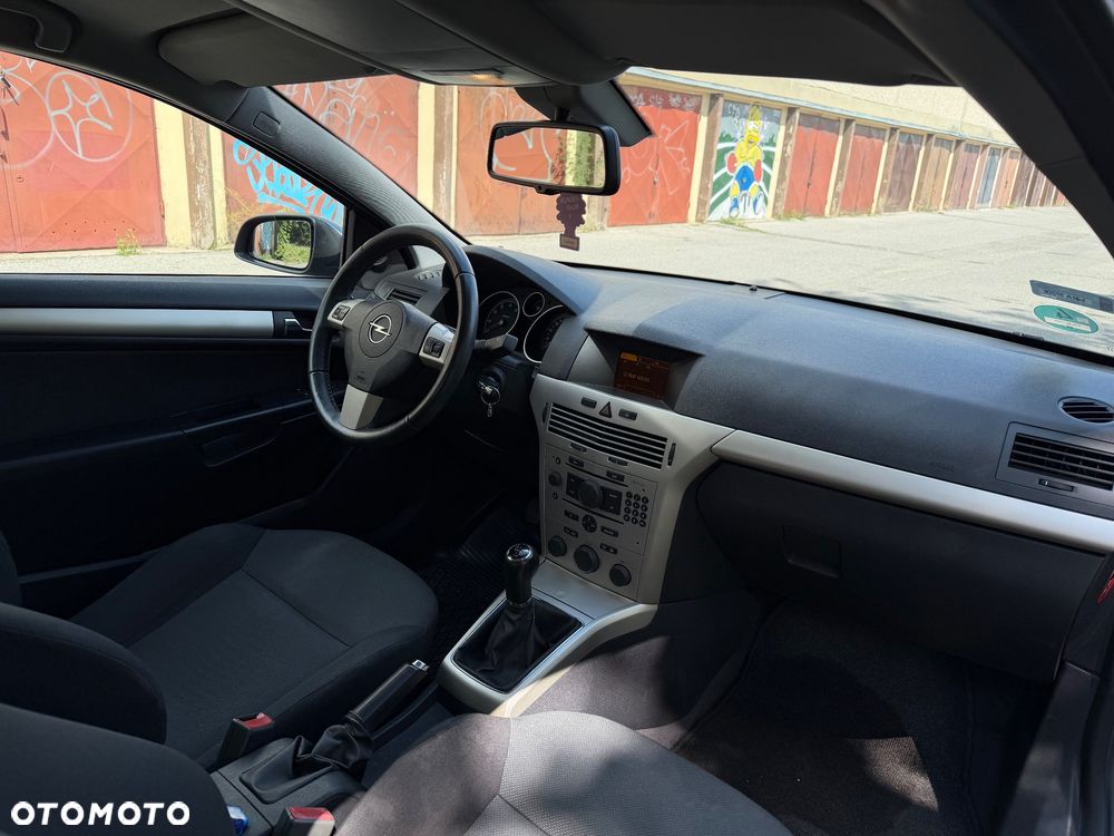 Opel Astra 1.6 NAVI - 23