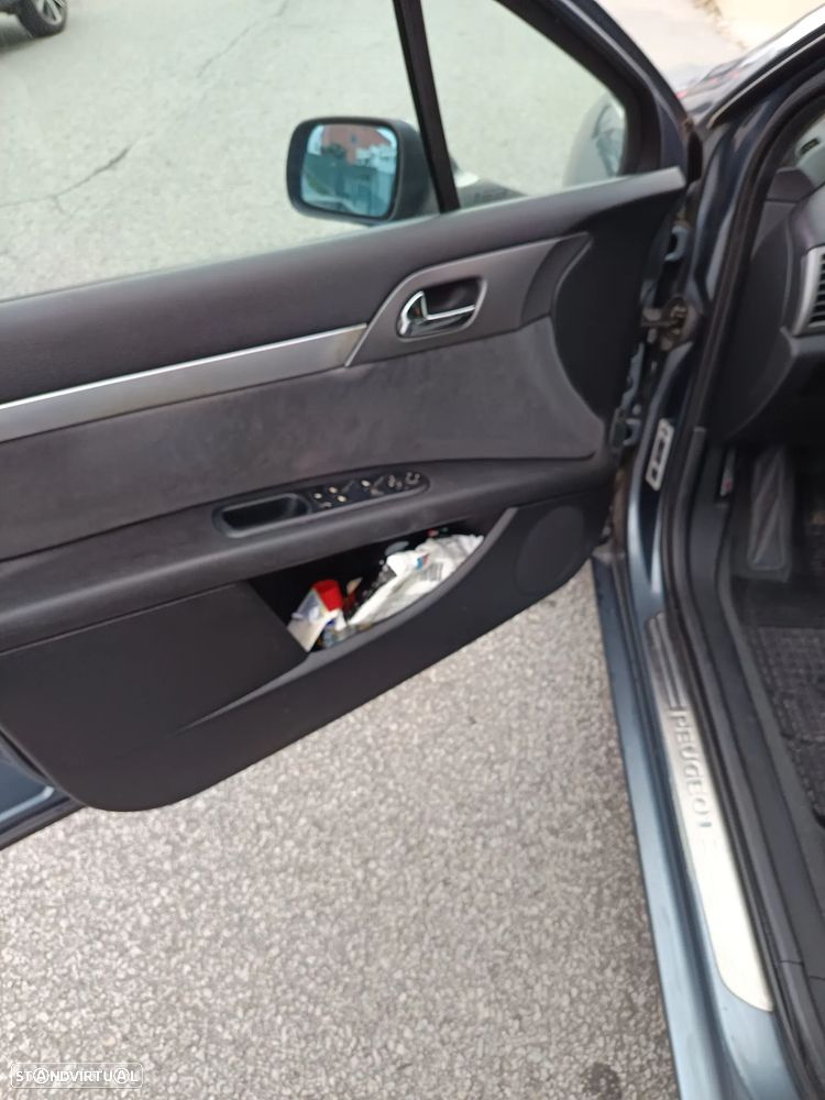 Peugeot 407 - 13
