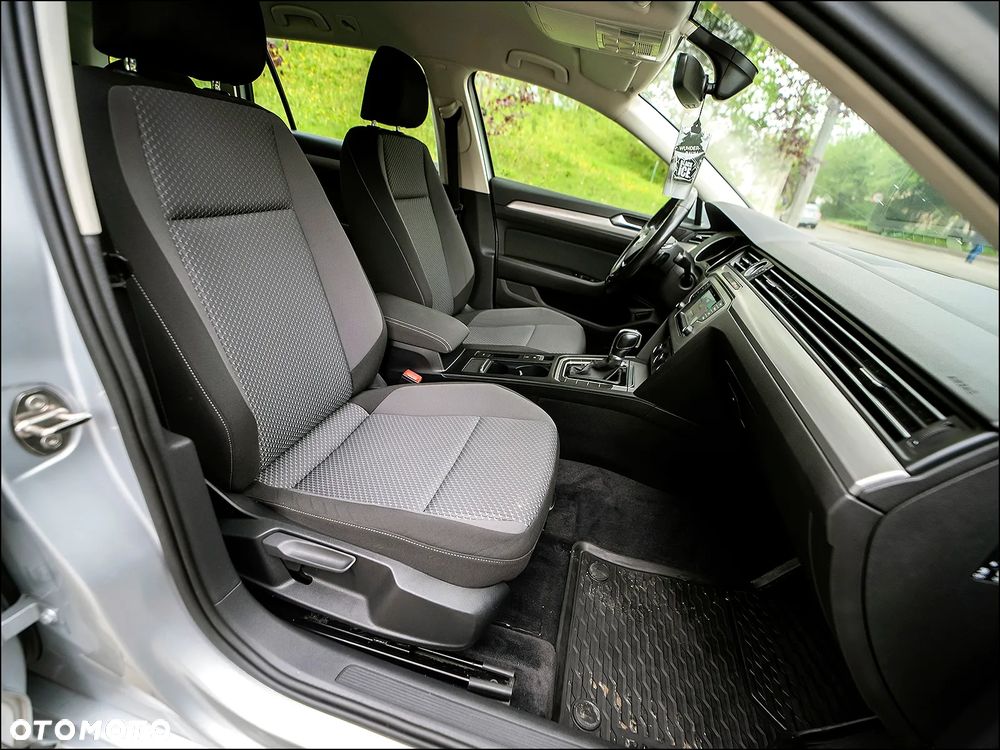 Volkswagen Passat - 17
