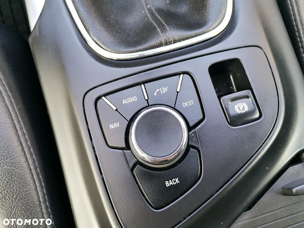 Opel Insignia 1.8 Cosmo - 24