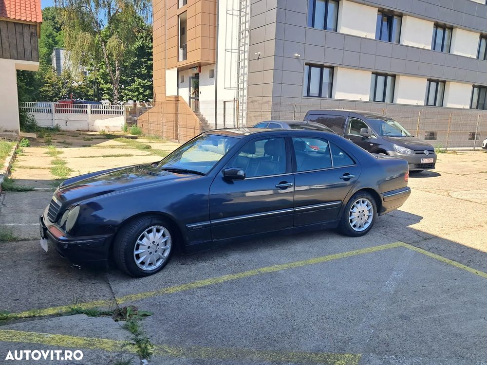 Mercedes-Benz E - 12