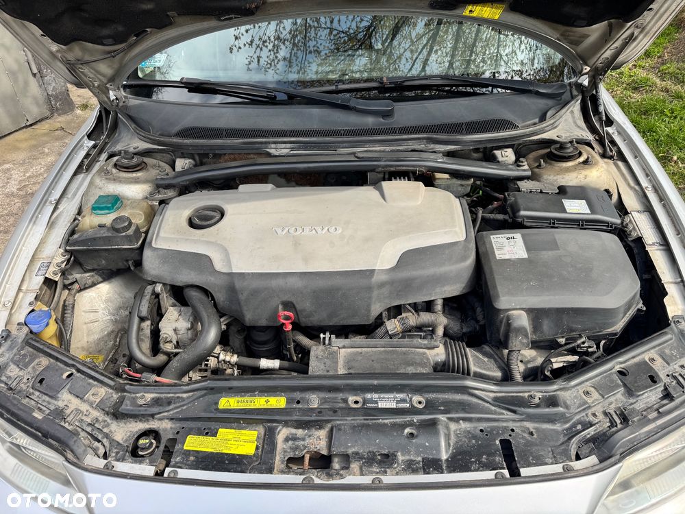 Volvo V70 2.4D5 Momentum - 10