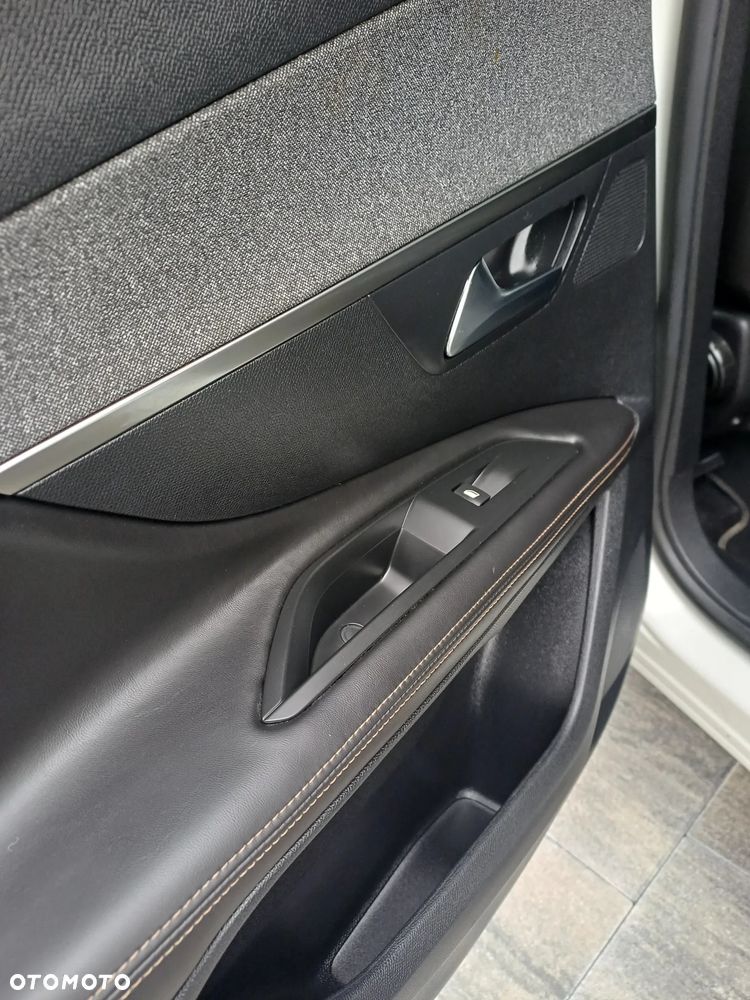 Peugeot 3008 BlueHDi 130 Stop & Start EAT8 GT - 29