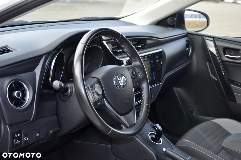 Toyota Auris - 24