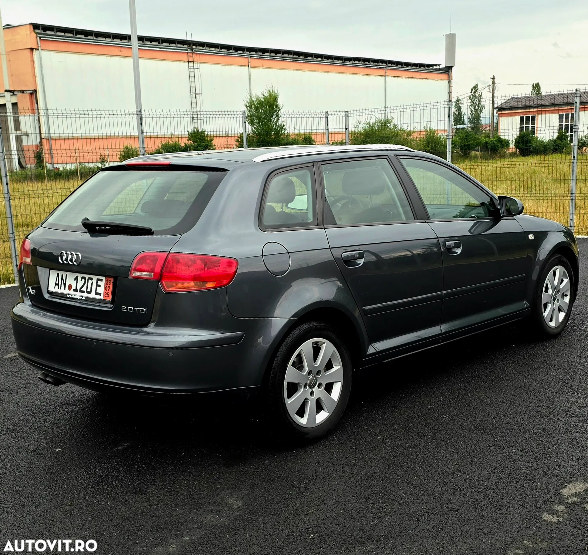 Audi A3 2.0 TDI Sportback DPF (DSG) S tronic Ambiente - 18