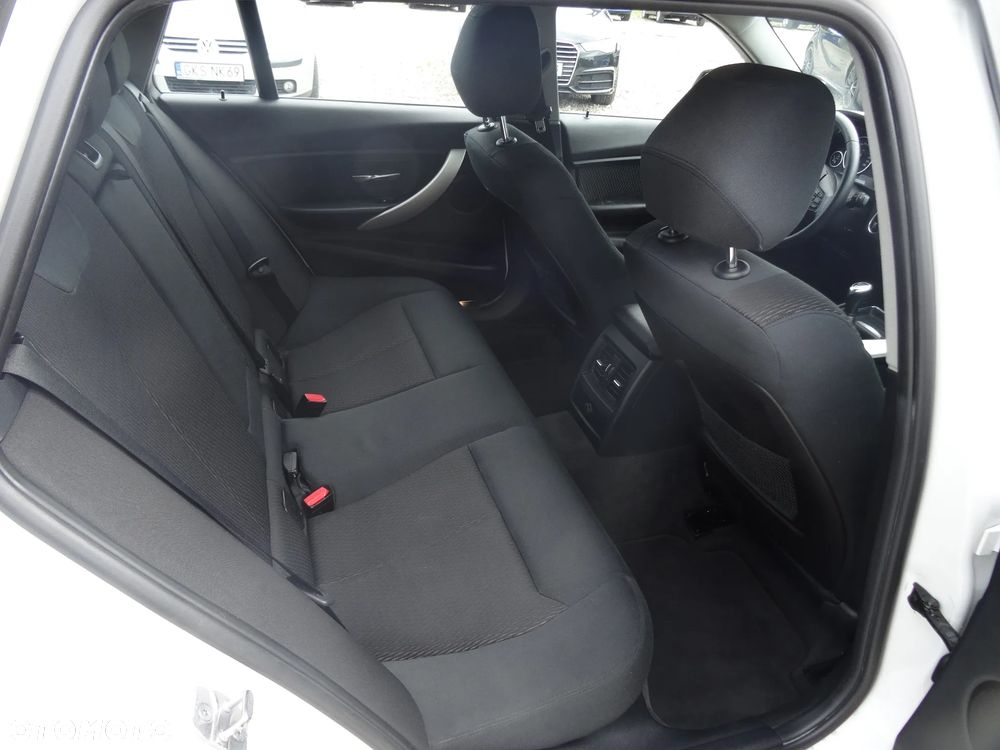BMW Seria 3 318d - 19