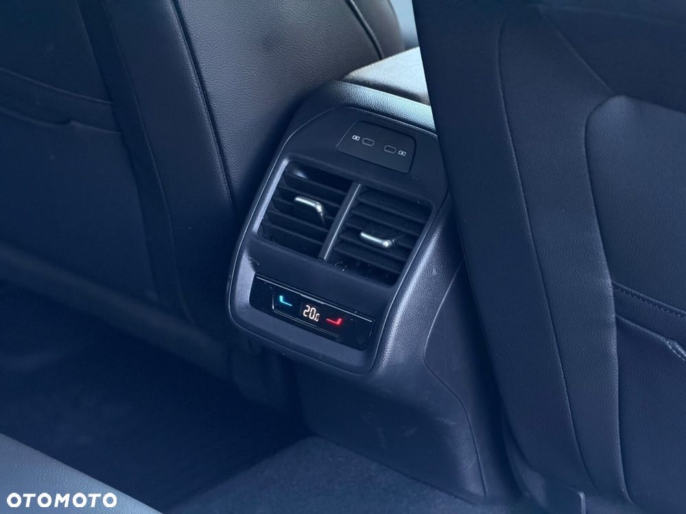 Skoda Superb 2.0 TDI SCR Selection DSG - 27