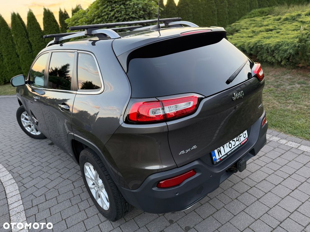 Jeep Cherokee - 11