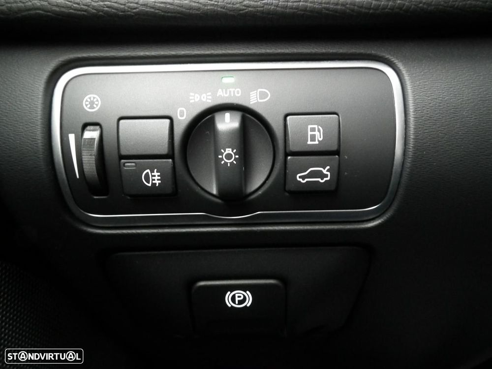 Volvo XC 60 2.0 D3 Dynamic Edition Geartronic - 31