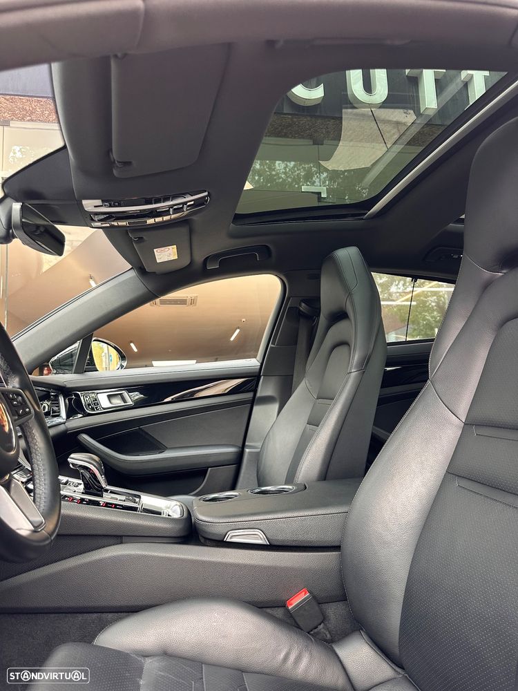 Porsche Panamera 4 S - 44