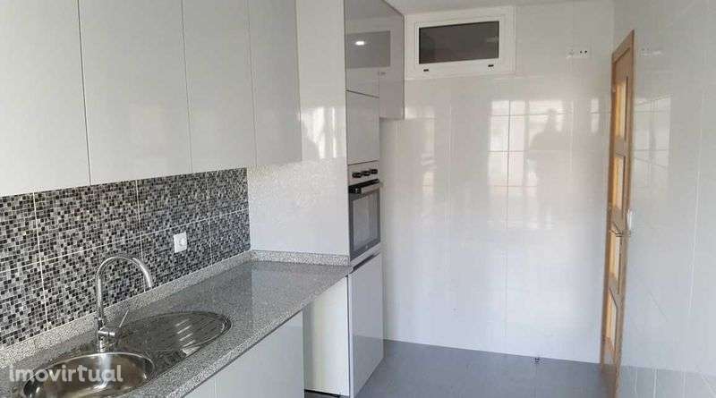 Apartamento T2 em fase final de remodelação em Almada - Grande imagem: 5/5