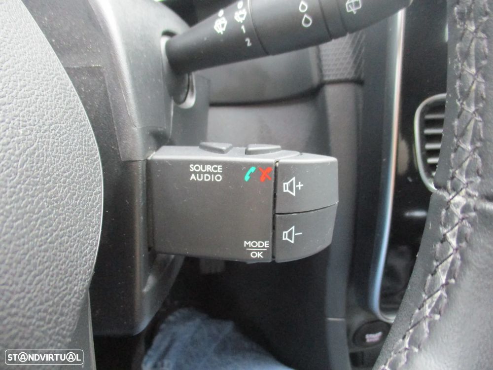 Renault Clio 0.9 TCe Limited - 17