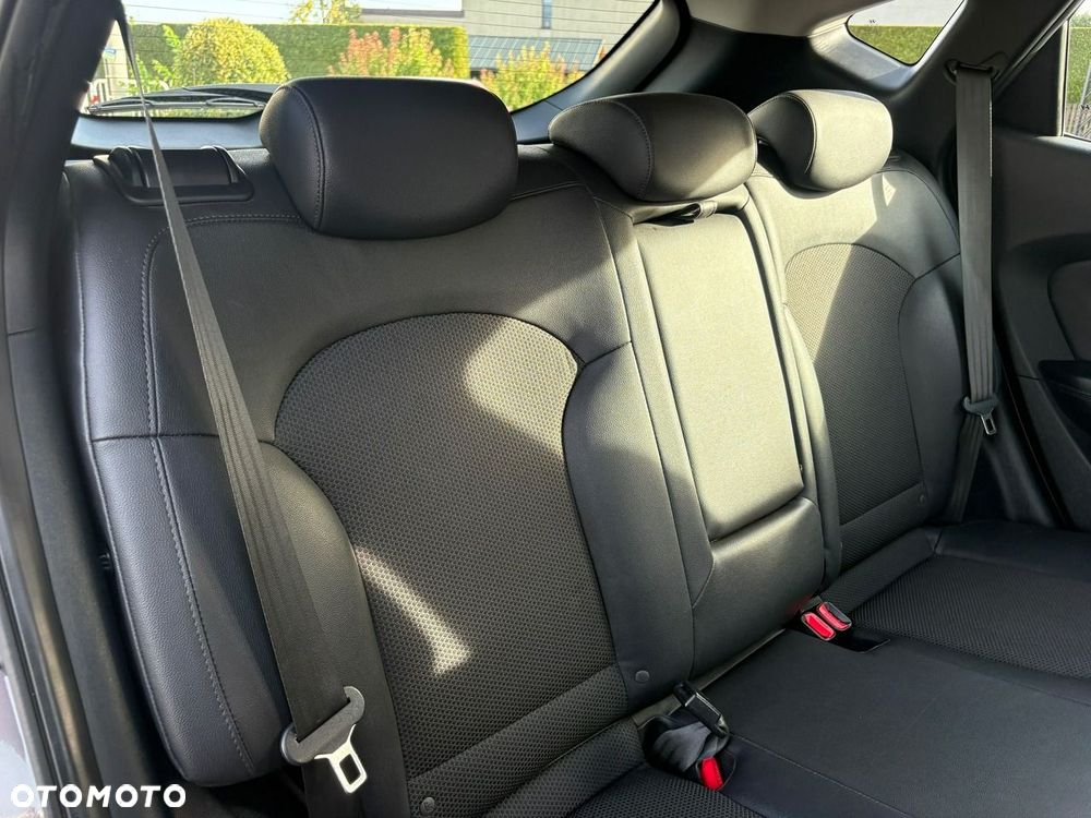 Hyundai ix35 1.6 2WD Fifa World Cup Edition - 18