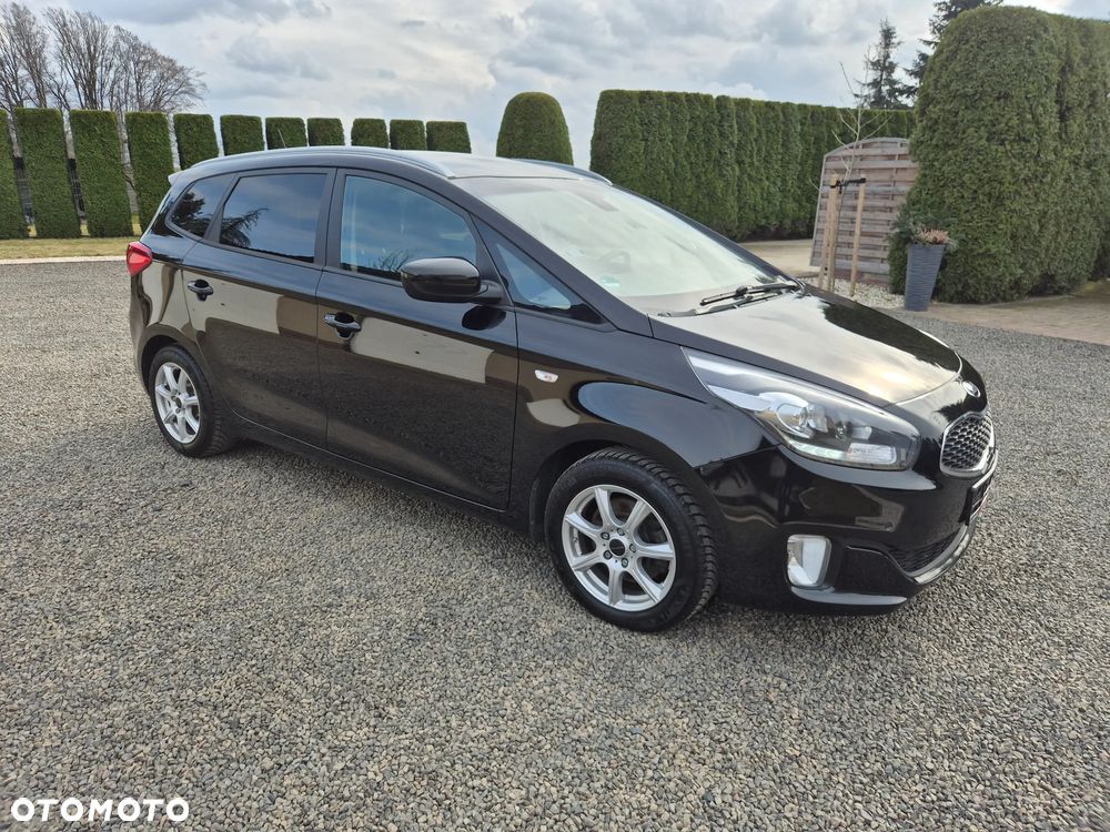 Kia Carens 1.7 CRDi 115 Dream Team Edition - 10