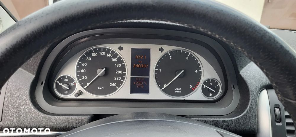 Mercedes-Benz Klasa B 200 CDI - 10
