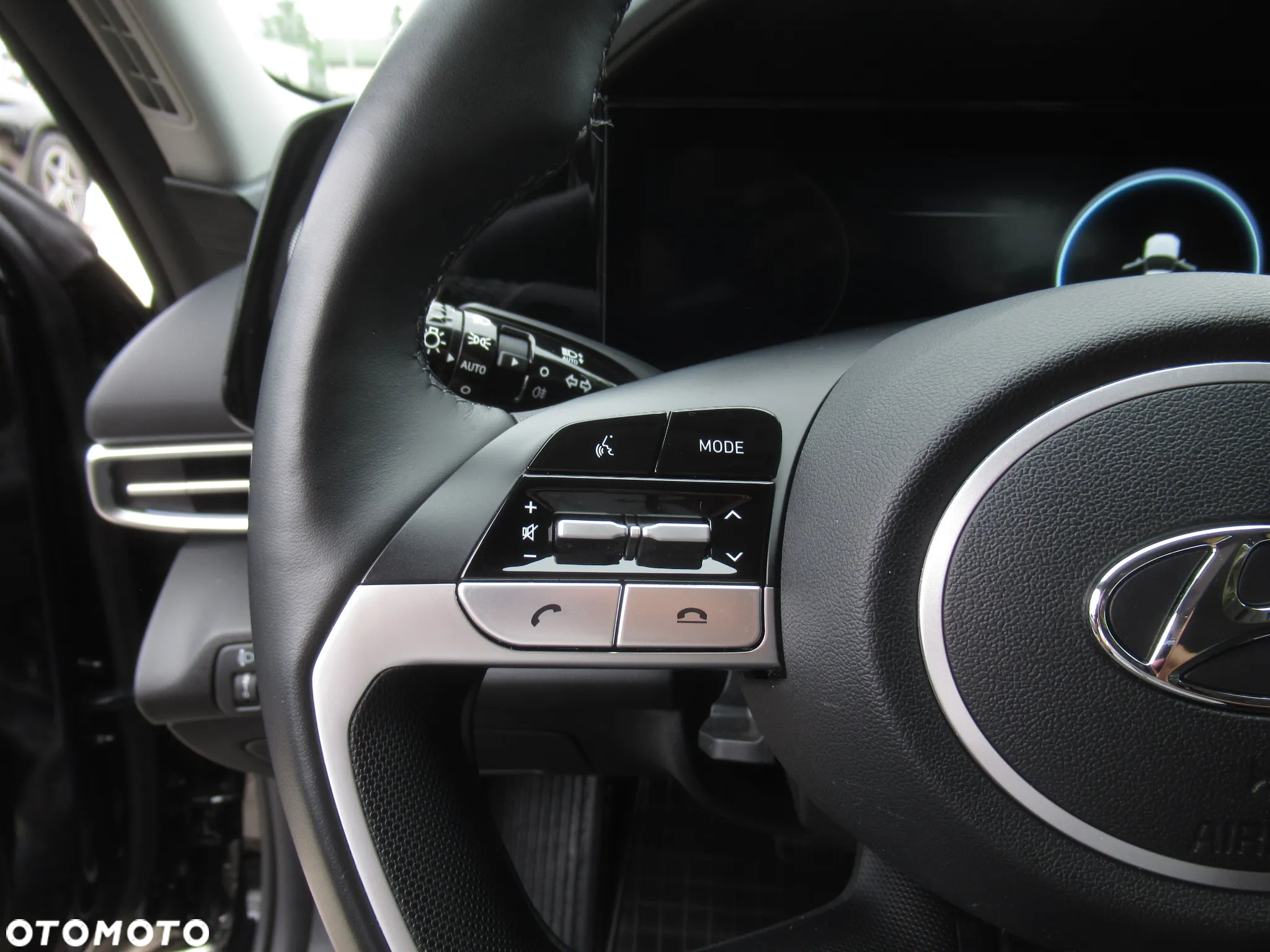 Hyundai Elantra 1.6 Executive CVT - 13