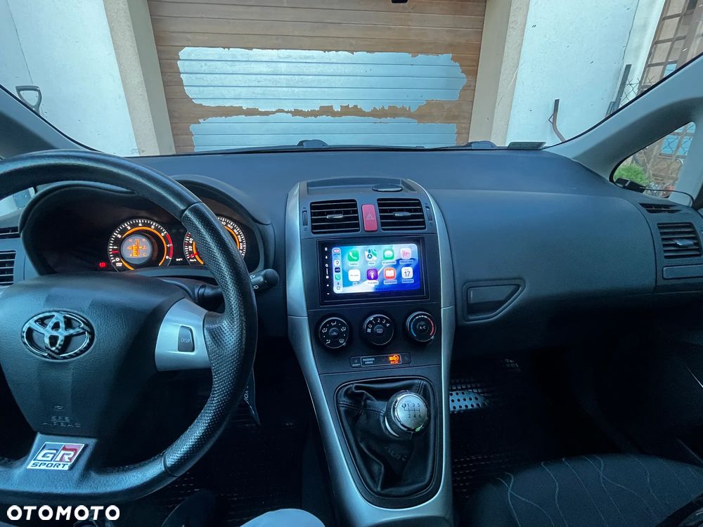 Toyota Auris 2013 photo 3