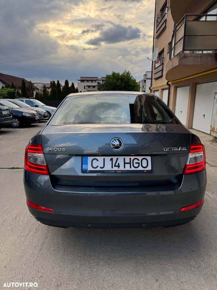 Skoda Octavia 2.0 TDI DSG Style - 16
