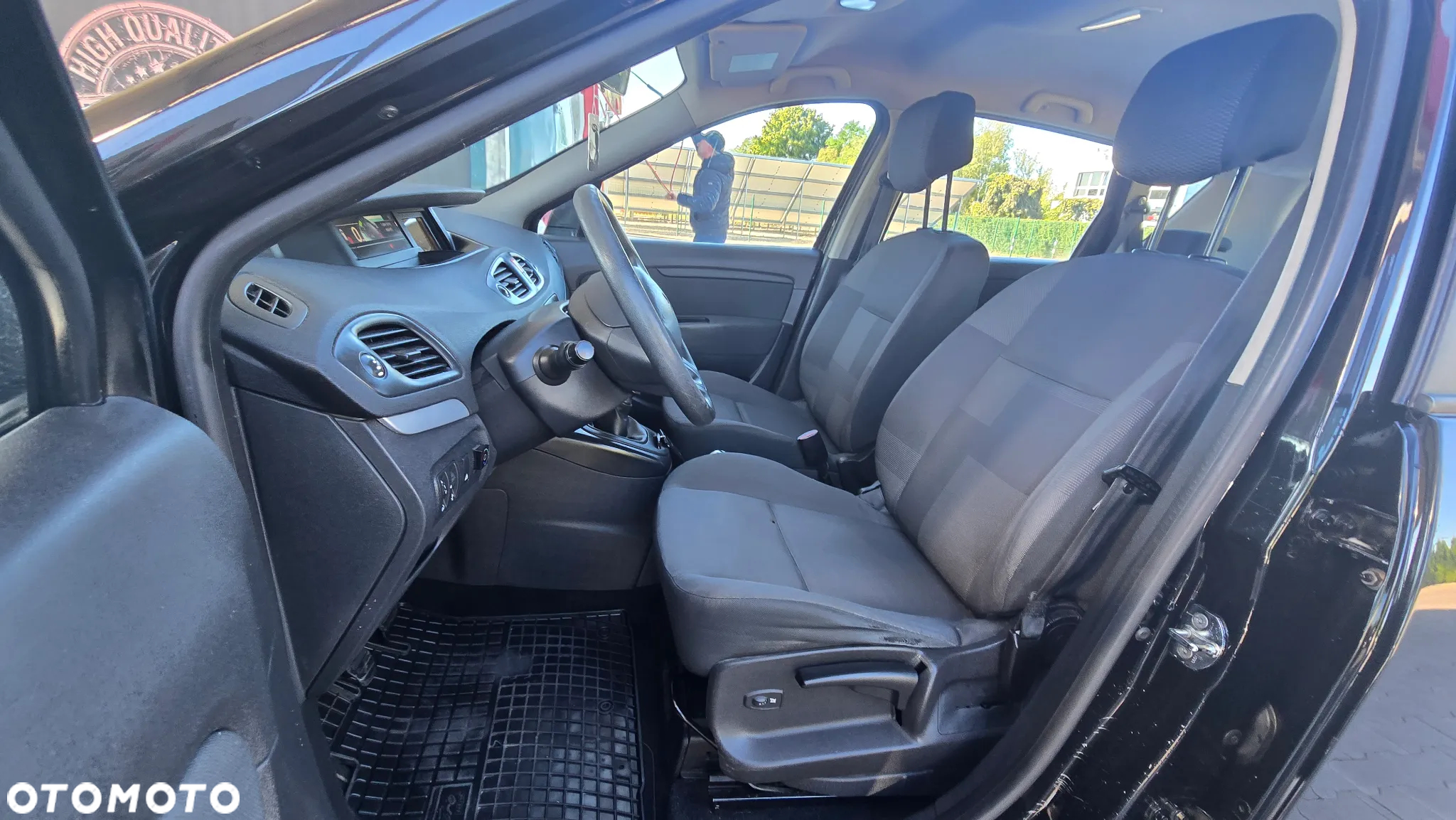 Renault Scenic 1.6 16V 110 Dynamique - 11