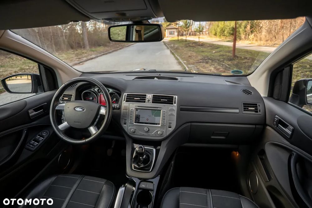 Ford Kuga 2.0 TDCi 4x4 Titanium - 37