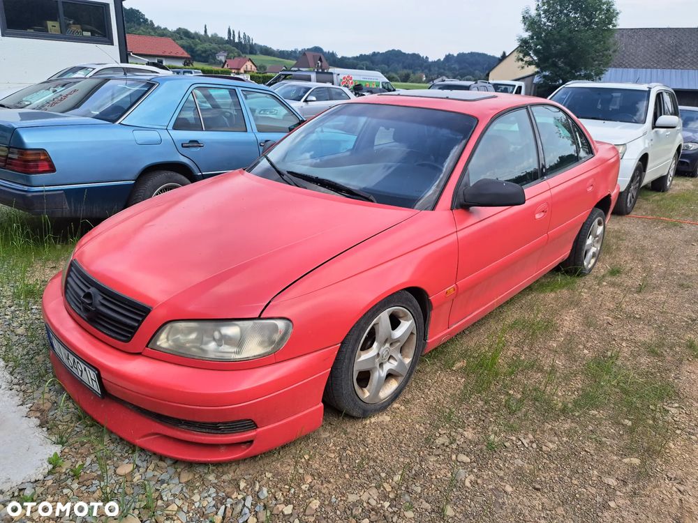 Opel Omega 2.2 Elegance - 1