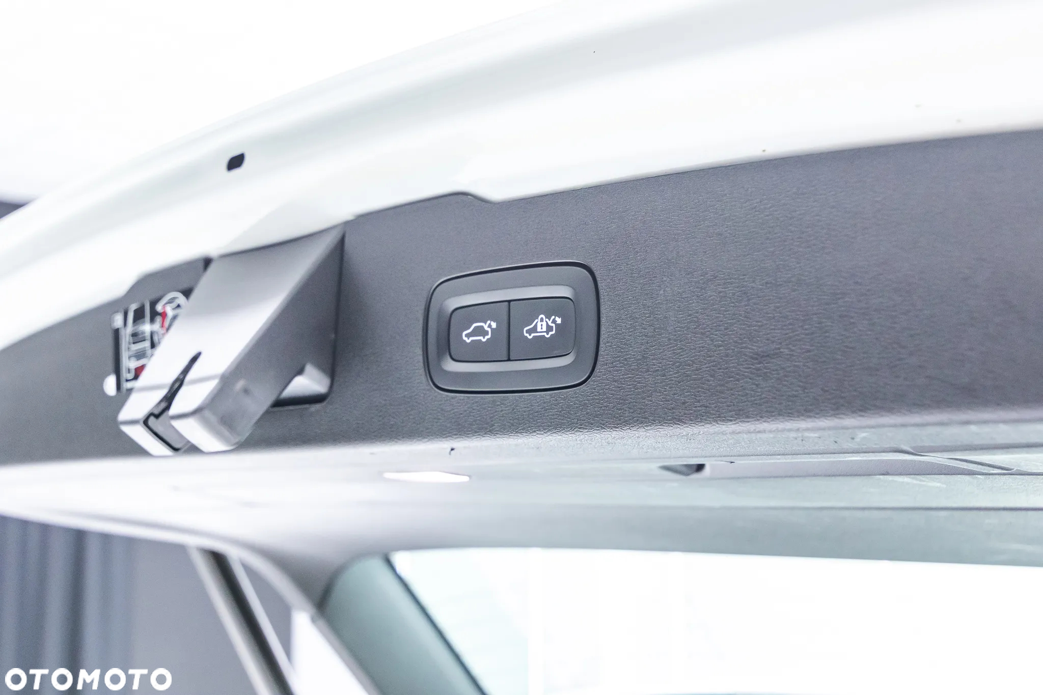 Volvo V60 Cross Country - 37