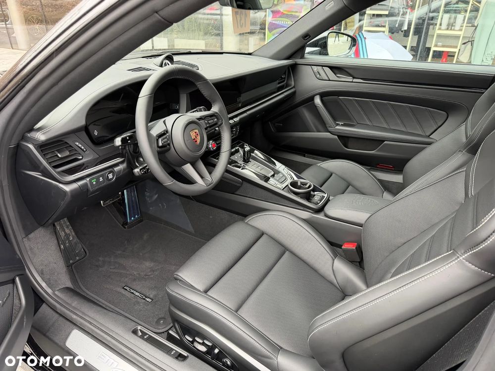 Porsche 911 Carrera - 15