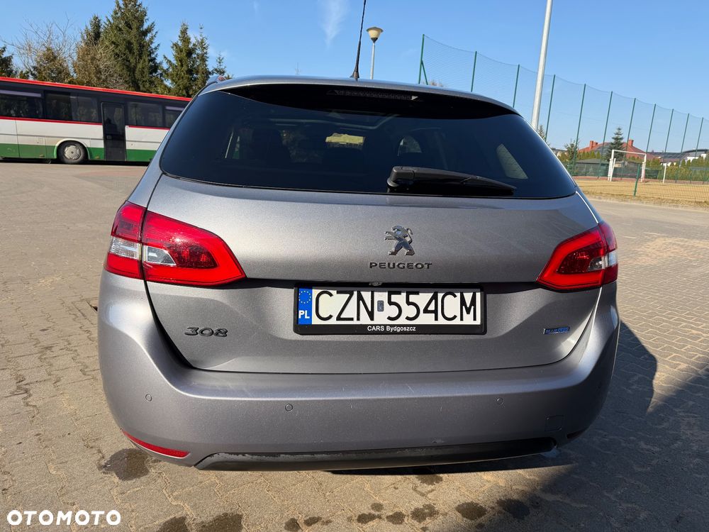 Peugeot 308 1.6 BlueHDi Allure S&S - 22