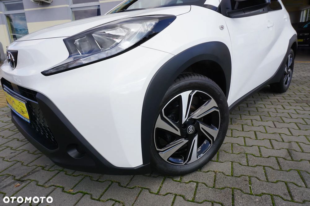 Toyota Aygo X 1.0 VVT-i Executive CVT - 12