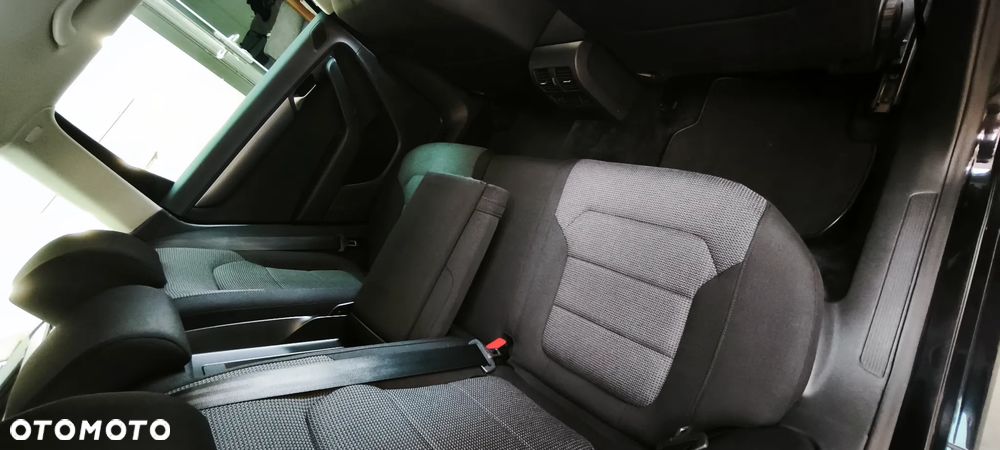 Volkswagen Passat 2.0 TDI Comfortline DSG - 24