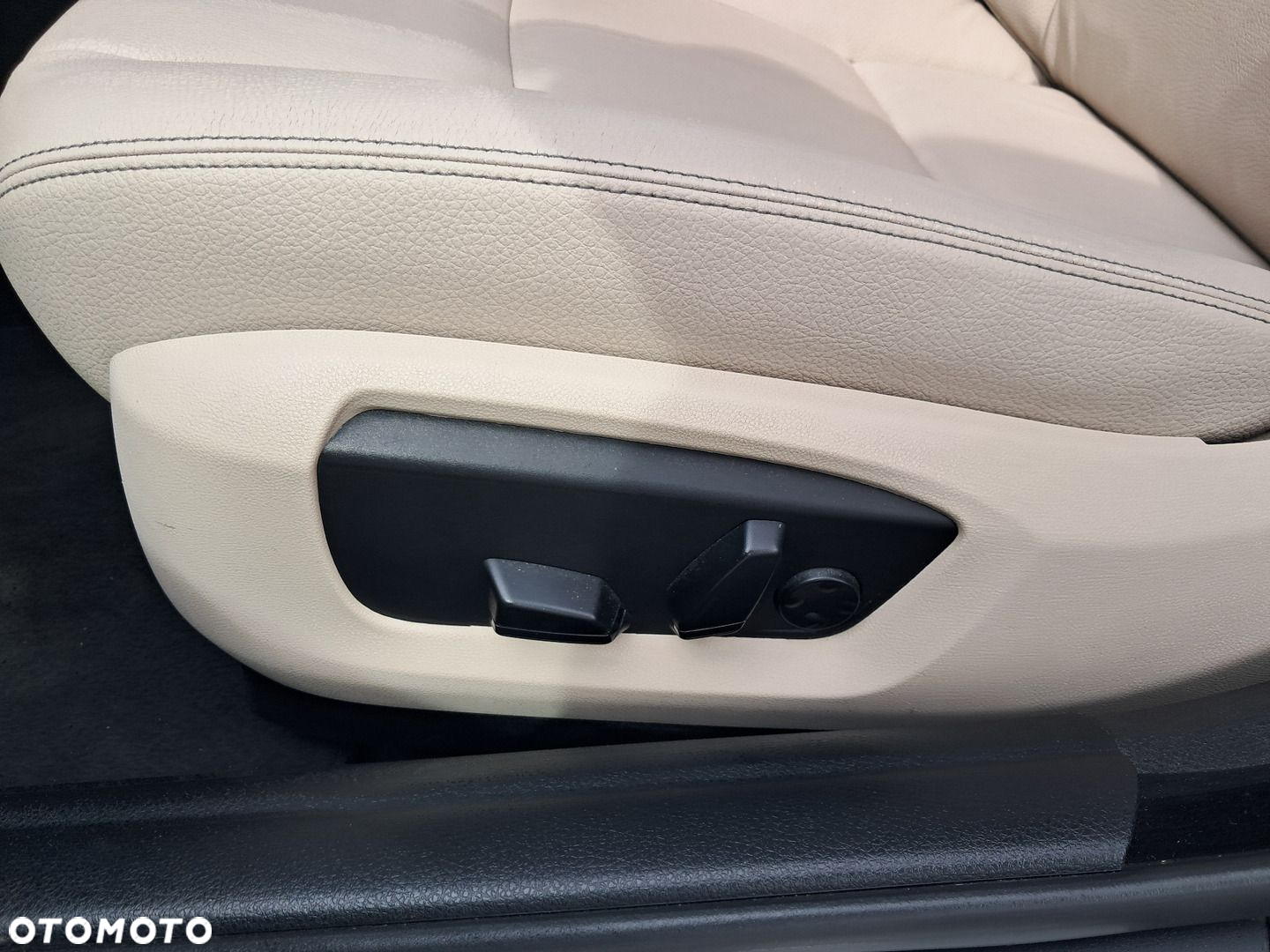 BMW Seria 5 520d xDrive Luxury Line - 9