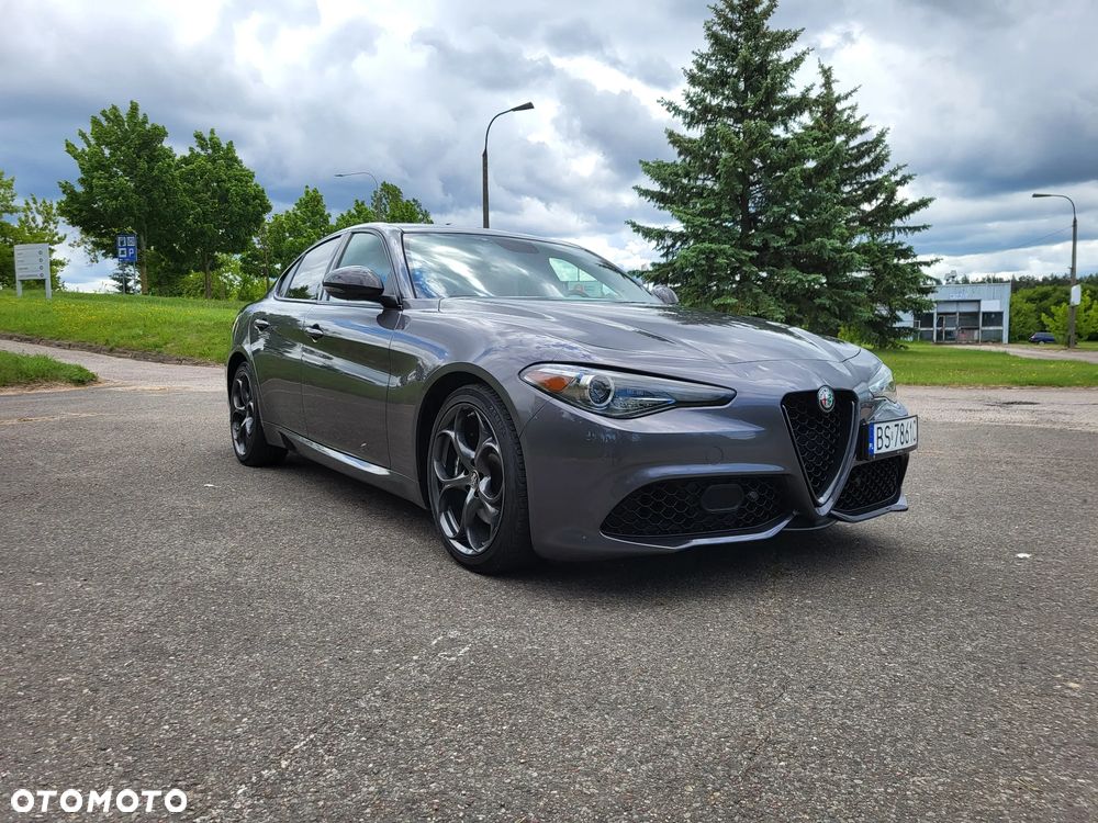 Alfa Romeo Giulia 2.0 Turbo 16V AT8-Q4 Ti - 36