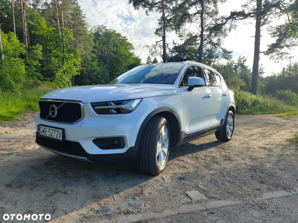 Volvo XC 40 T2 Momentum Pro - 1